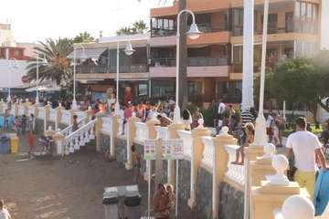 Un pasacalles anima a Melenara a vivir sus fiestas (Foto Briand Rodríguez)